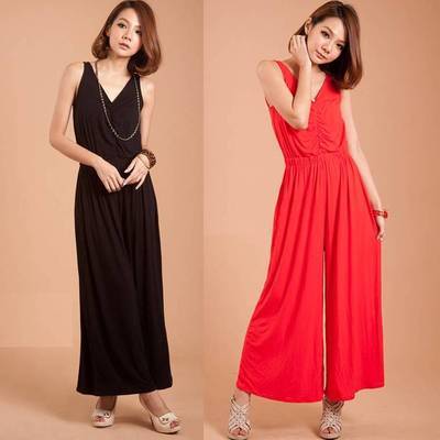 歐美女裝新風尚 2013夏季新款V領(lǐng)褶皺寬褲腳連身褲深度解析